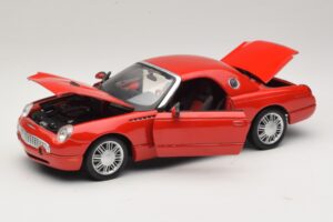 Ford Thunderbird Червен Maisto 1:18 31620 Метал — снимка 2 от 8