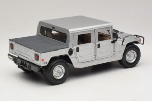 Hummer H1 Хардтоп Сребърен Maisto 1:18 36857 Метал — снимка 3 от 8
