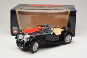 Jaguar SS100 Родстер Черен Bburago 1:18 3006-M3 Метал — снимка 6 от 6