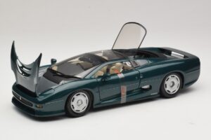 Jaguar XJ220 Зелен Металик Maisto 1:18 31807 Метал — снимка 2 от 8