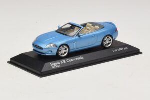 Jaguar XK X150 Кабриолет Светлосин Металик Minichamps 1:43 400130530 Метал — снимка 2 от 5