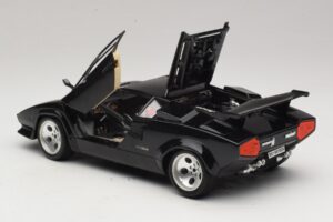 Lamborghini Countach 5000 Quattrovalvole Черен Bburago 1:18 3337 Метал — снимка 5 от 8