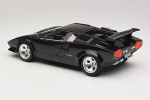Lamborghini Countach 5000 Quattrovalvole Черен Bburago 1:18 3337 Метал — снимка 7 от 8