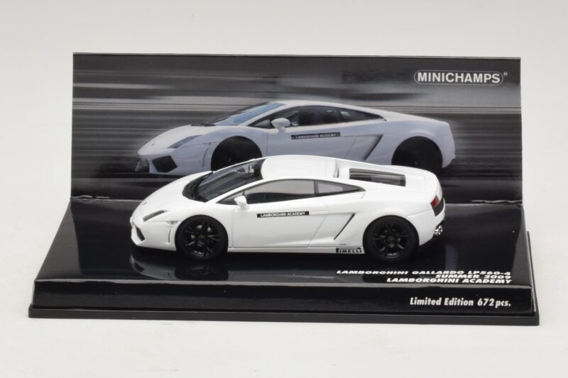 Lamborghini Gallardo LP560-4 Academy Бял Minichamps 1:43 436103801 Метал