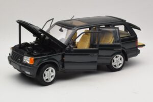 Land Rover Range Rover P38A 4.6 HSE Зелен Металик AUTOart 1:18 70010 Метал — снимка 2 от 8