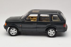 Land Rover Range Rover P38A 4.6 HSE Зелен Металик AUTOart 1:18 70010 Метал — снимка 4 от 8