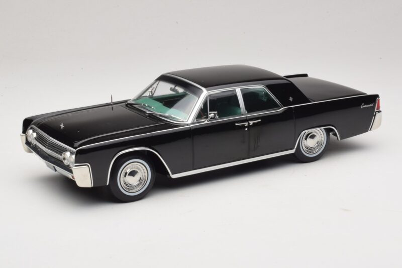 Lincoln Continental Черен KK-Scale 1:18 KKDC181483 Метал