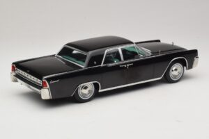 Lincoln Continental Черен KK-Scale 1:18 KKDC181483 Метал — снимка 2 от 6