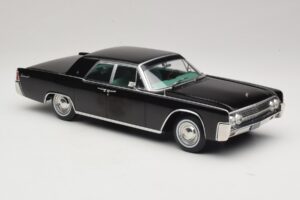 Lincoln Continental Черен KK-Scale 1:18 KKDC181483 Метал — снимка 4 от 6