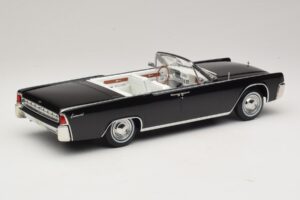 Lincoln Continental Convertible Черен Bad Boys KK-Scale 1:18 KKDC181521 Метал — снимка 3 от 7