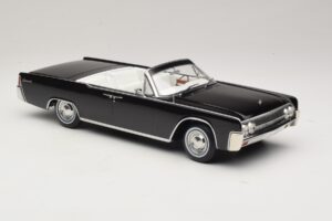 Lincoln Continental Convertible Черен Bad Boys KK-Scale 1:18 KKDC181521 Метал — снимка 5 от 7