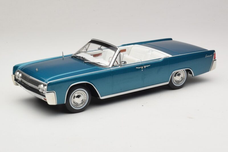 Lincoln Continental Convertible Тюркоазено Металик KK-Scale 1:18 KKDC181524 Метал