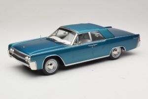 Lincoln Continental Convertible Тюркоазено Металик KK-Scale 1:18 KKDC181524 Метал — снимка 2 от 7