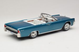 Lincoln Continental Convertible Тюркоазено Металик KK-Scale 1:18 KKDC181524 Метал — снимка 3 от 7