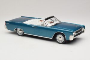 Lincoln Continental Convertible Тюркоазено Металик KK-Scale 1:18 KKDC181524 Метал — снимка 5 от 7