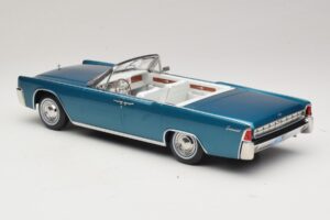Lincoln Continental Convertible Тюркоазено Металик KK-Scale 1:18 KKDC181524 Метал — снимка 6 от 7