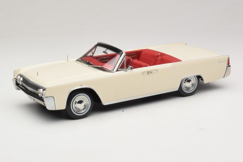 Lincoln Continental Convertible Бял John F. Kennedy KK-Scale 1:18 KKDC181523 Метал