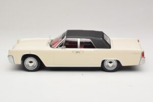Lincoln Continental Convertible Бял John F. Kennedy KK-Scale 1:18 KKDC181523 Метал — снимка 4 от 7