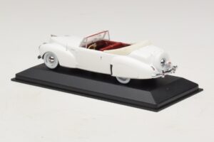 Lincoln Continental Кабриолет Бял Minichamps 1:43 400082501 Метал — снимка 3 от 5
