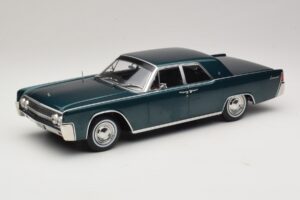 Lincoln Continental Тъмнозелен Металик Matrix Reloaded & Revolutions KK-Scale 1:18 KKDC181481 Метал