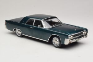 Lincoln Continental Тъмнозелен Металик Matrix Reloaded & Revolutions KK-Scale 1:18 KKDC181481 Метал — снимка 4 от 6