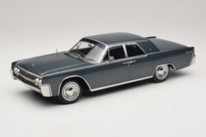 Lincoln Continental Сив Металик Marnie KK-Scale 1:18 KKDC181482 Метал