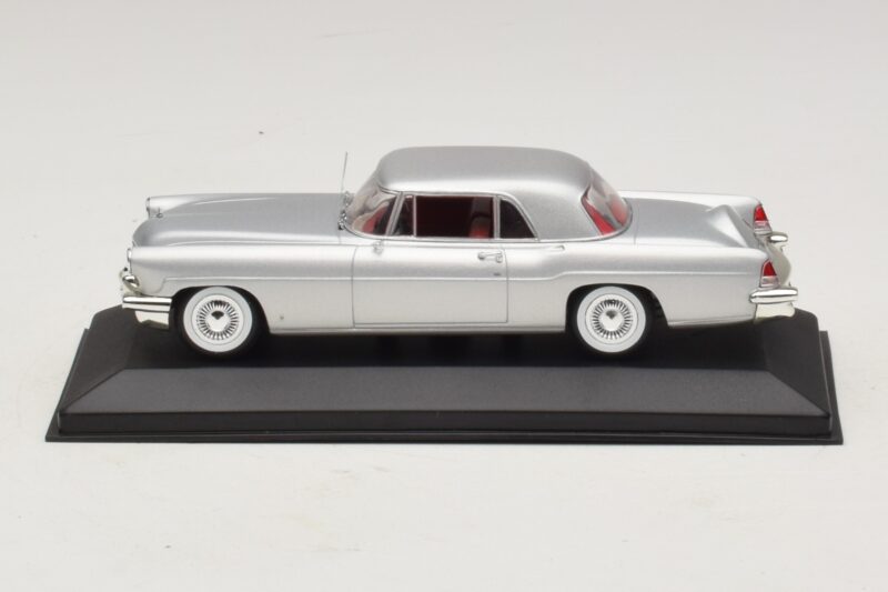 Lincoln Continental Mark II Сребърен Minichamps 1:43 Lincoln Continental Mark II Сребърен Minichamps 1:43 400082301 Метал