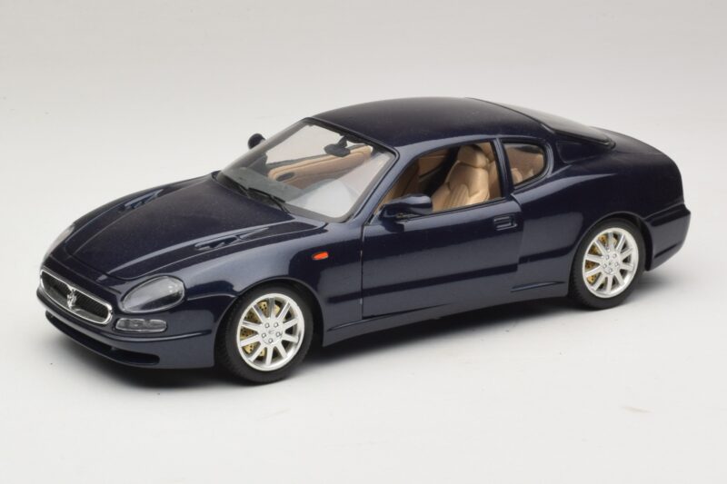 Maserati 3200 GT Син Bburago 1:18 3371-P1 Метал
