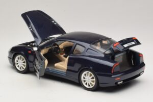 Maserati 3200 GT Син Bburago 1:18 3371-P1 Метал — снимка 5 от 8