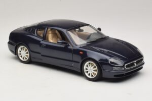 Maserati 3200 GT Син Bburago 1:18 3371-P1 Метал — снимка 6 от 8