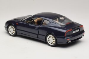 Maserati 3200 GT Син Bburago 1:18 3371-P1 Метал — снимка 7 от 8