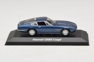 Maserati Ghibli Син Металик Maxichamps 1:43 940123321 Метал