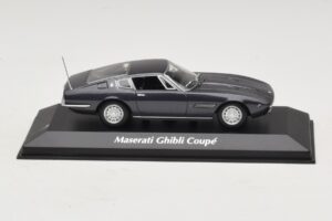Maserati Ghibli Кафяв Металик Maxichamps 1:43 940123320 Метал