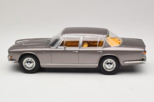 Maserati Quattroporte I Сив Металик KK-Scale 1:18 KKDC181511 Метал — снимка 3 от 6