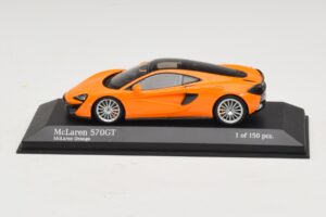 McLaren 570GT Оранжев Minichamps 1:43 537154521 Метал