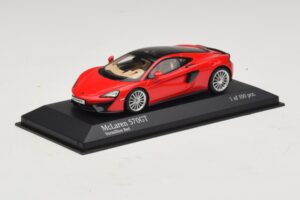 McLaren 570GT Vermillion Red Minichamps 1:43 537154522 Diecast — снимка 2 от 5