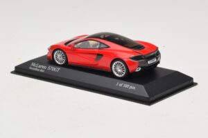 McLaren 570GT Vermillion Red Minichamps 1:43 537154522 Diecast — снимка 3 от 5