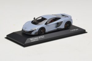 McLaren 675LT Ceramic Grey Minichamps 1:43 537154420 Метал — снимка 2 от 5