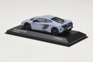 McLaren 675LT Ceramic Grey Minichamps 1:43 537154420 Метал — снимка 3 от 5