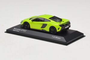 McLaren 675LT Napier Green Minichamps 1:43 537154422 Diecast — снимка 3 от 5