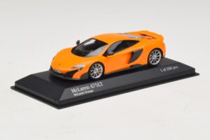 McLaren 675LT Оранжев Minichamps 1:43 537154421 Метал — снимка 2 от 5
