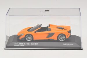 McLaren 675LT Spider Оранжев Minichamps 1:43 537154431 Метал — снимка 4 от 5