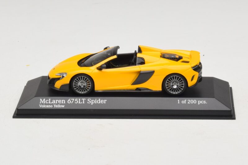 McLaren 675LT Spider Volcano Yellow Minichamps 1:43 537154430 Метал