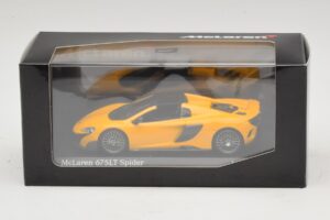 McLaren 675LT Spider Volcano Yellow Minichamps 1:43 537154430 Метал — снимка 5 от 5