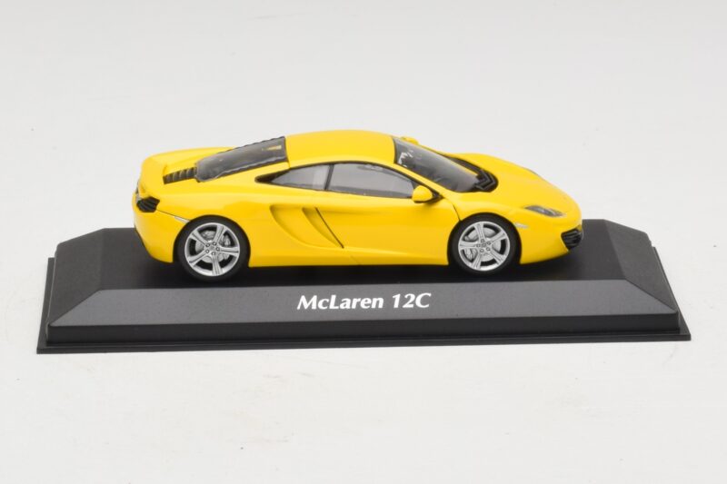 McLaren MP4-12C Жълт Maxichamps 1:43 940133020 Метал