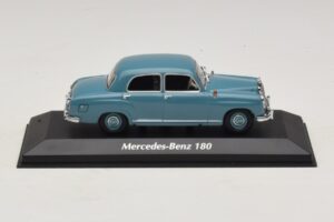 Mercedes 180 W120 Син Maxichamps 1:43 940033102 Метал