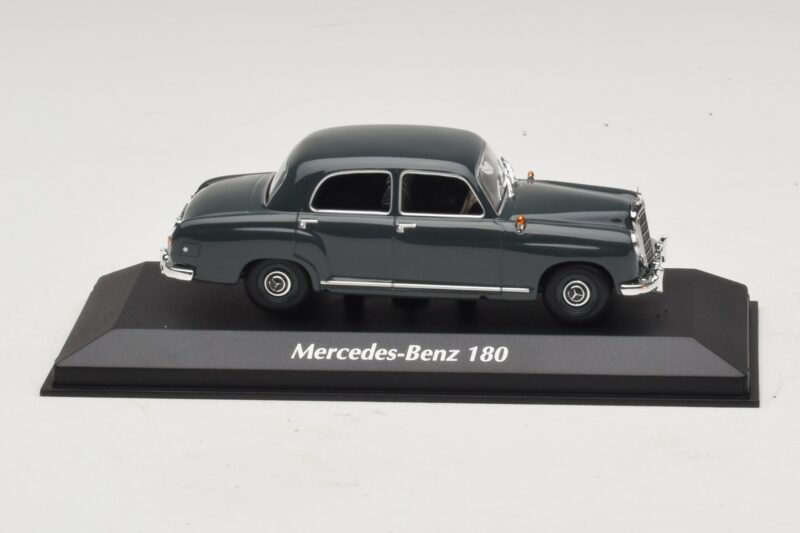 Mercedes 180 W120 Сив Maxichamps 1:43 940033100 Метал