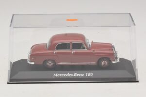 Mercedes 180 W120 Червен Maxichamps 1:43 940033101 Метал — снимка 4 от 5