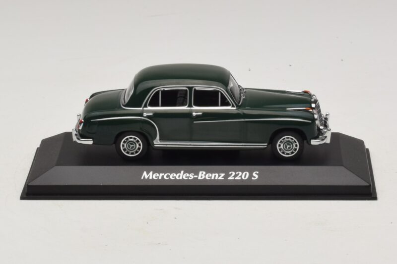 Mercedes 220 S W180 Тъмнозелен Maxichamps 1:43 940033001 Метал