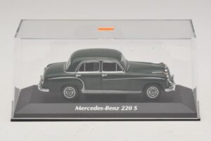 Mercedes 220 S W180 Тъмнозелен Maxichamps 1:43 940033001 Метал — снимка 4 от 5